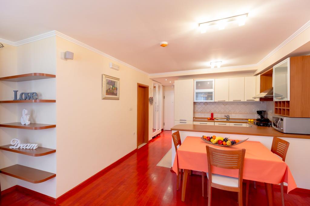 Leona & Borna'S Central Lapad Suites Ragusa Esterno foto