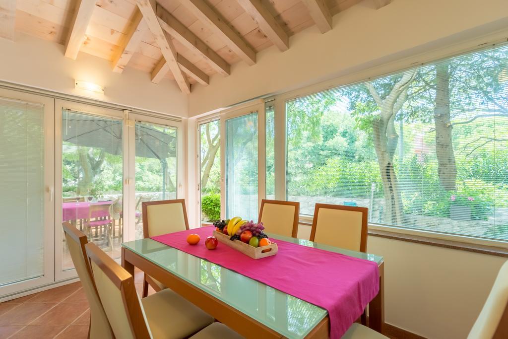 Leona & Borna'S Central Lapad Suites Ragusa Esterno foto