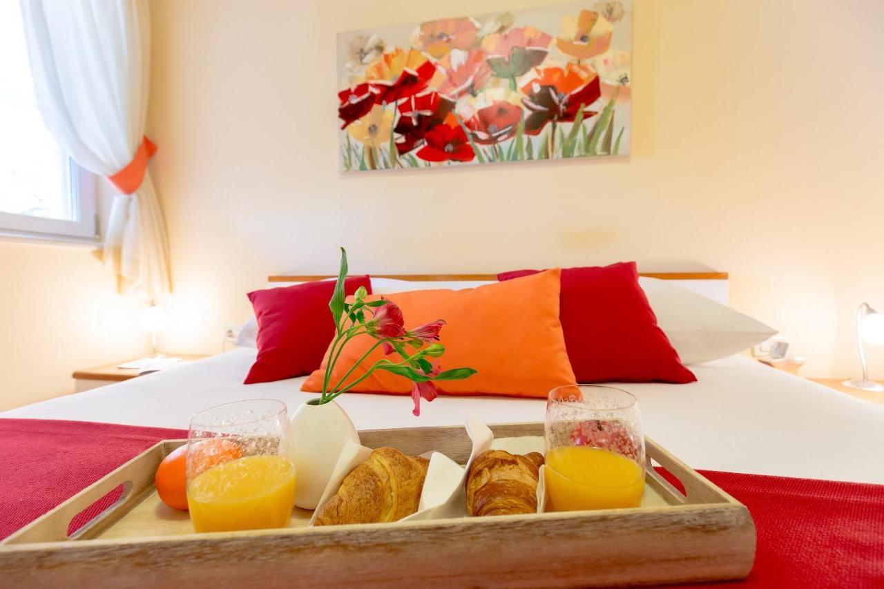 Leona & Borna'S Central Lapad Suites Ragusa Esterno foto