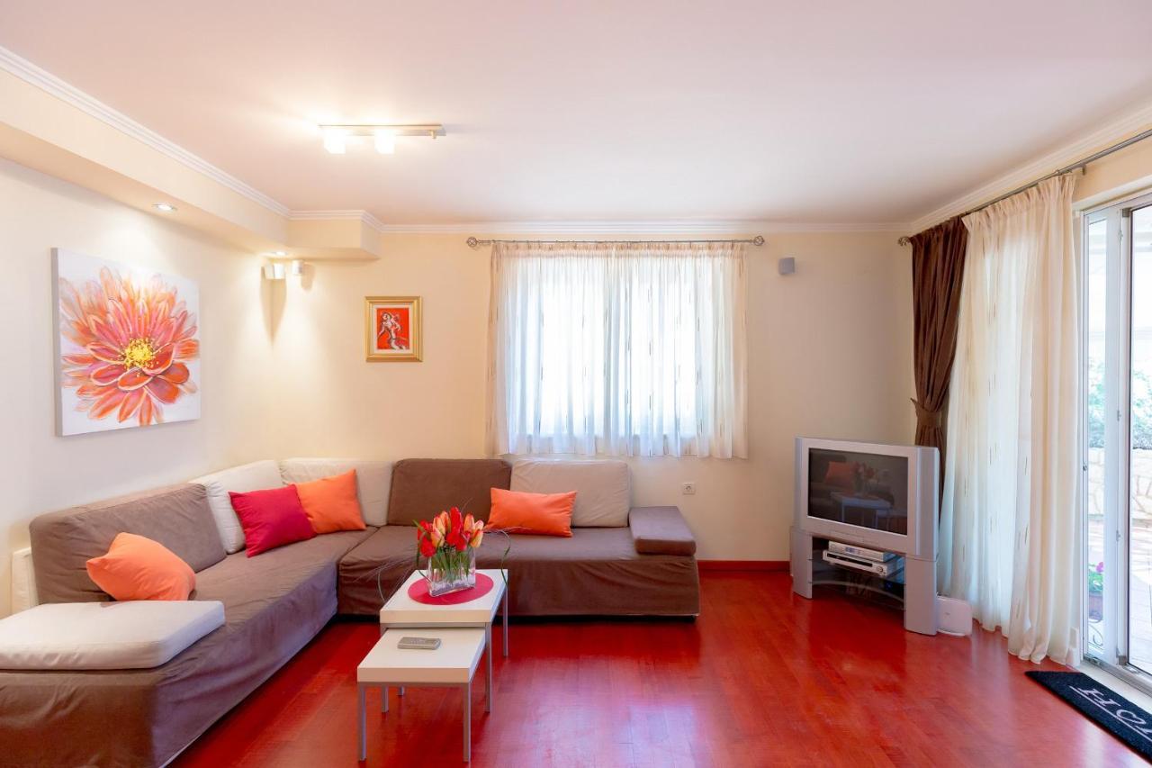 Leona & Borna'S Central Lapad Suites Ragusa Esterno foto