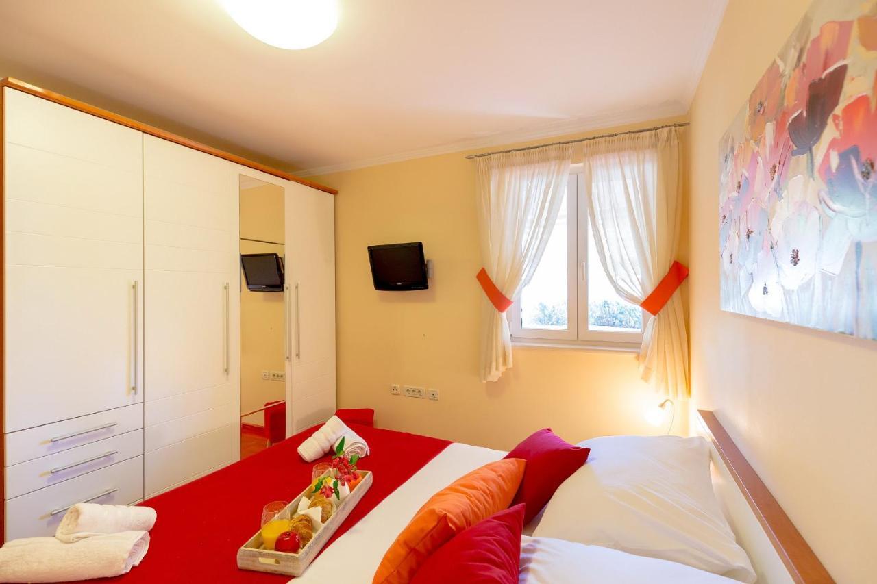Leona & Borna'S Central Lapad Suites Ragusa Esterno foto
