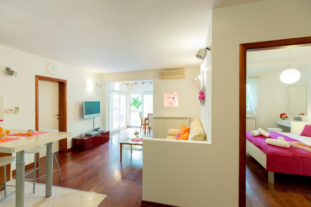 Leona & Borna'S Central Lapad Suites Ragusa Esterno foto