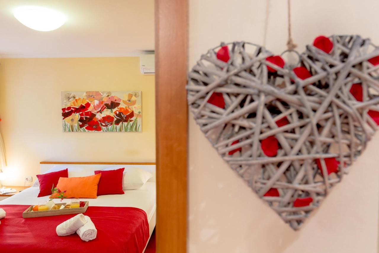 Leona & Borna'S Central Lapad Suites Ragusa Esterno foto